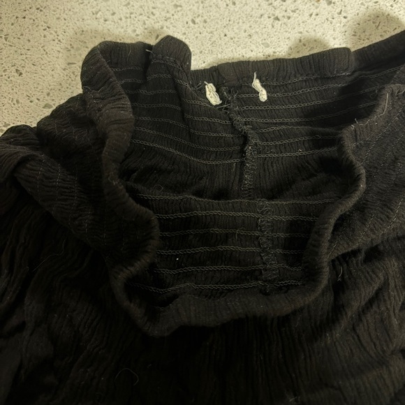 Flowy Shorts - Mid-High Rise - Picture 4 of 4